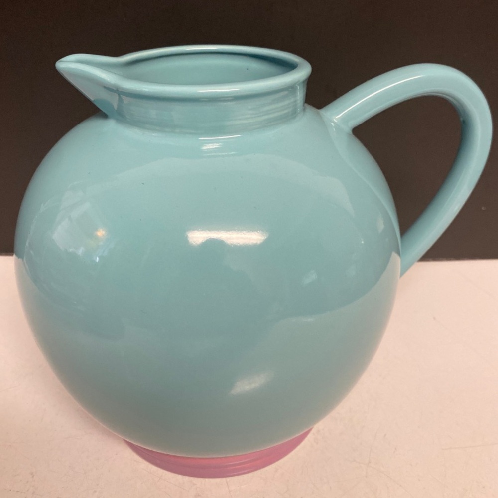 Lindt Stymeist Japan Colorways 1 Ball Round Pitcher 2.5 Qt Blue Pink